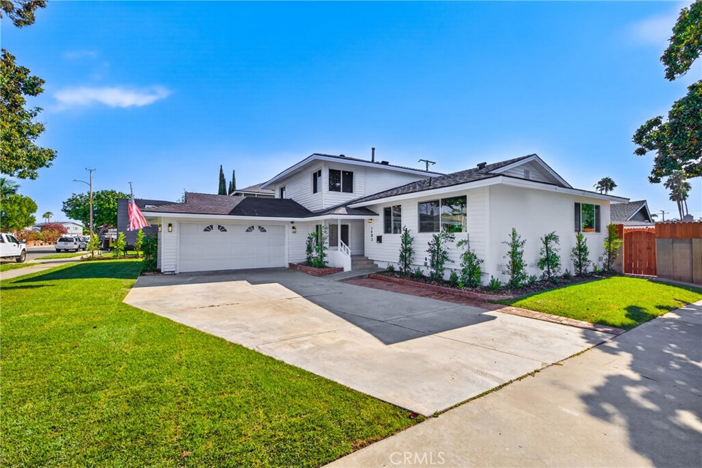 1482 N Grand Property Photo 4