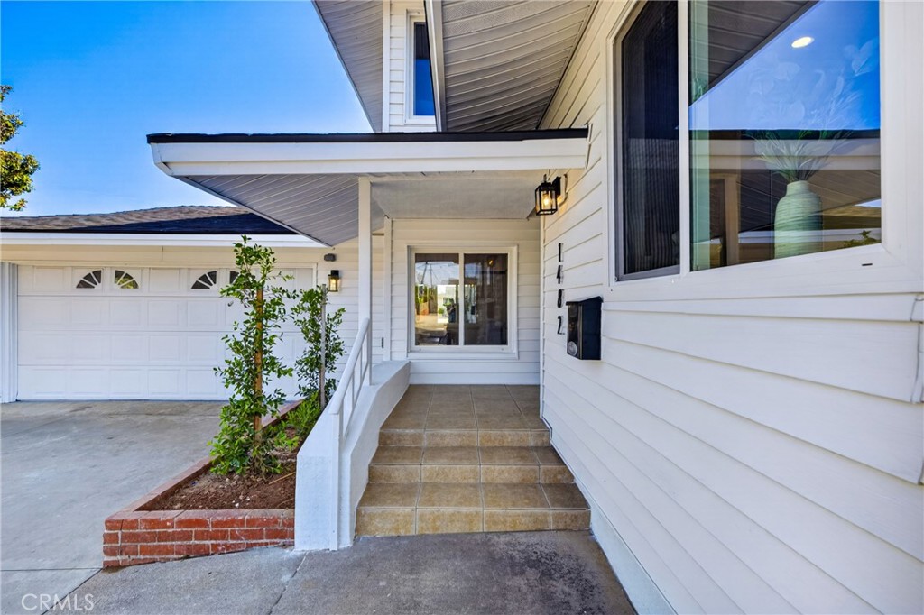 1482 N Grand Property Photo 5