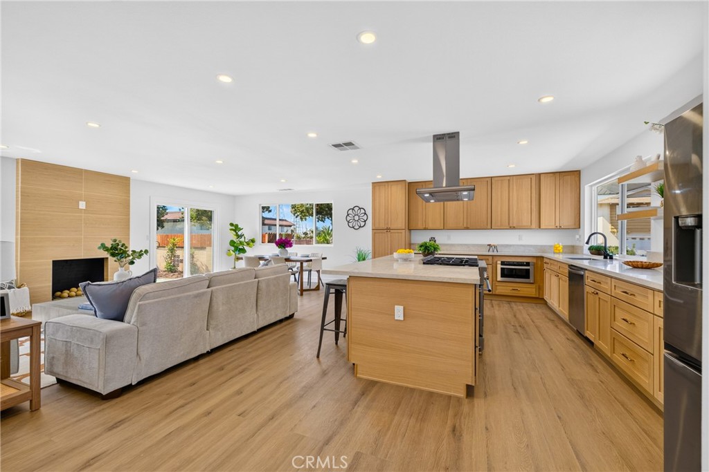 1482 N Grand Property Photo 8