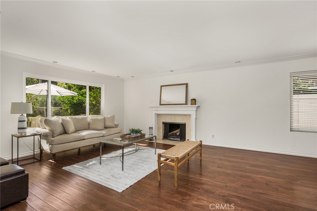 489 S Wrightwood Street Property Photo 11