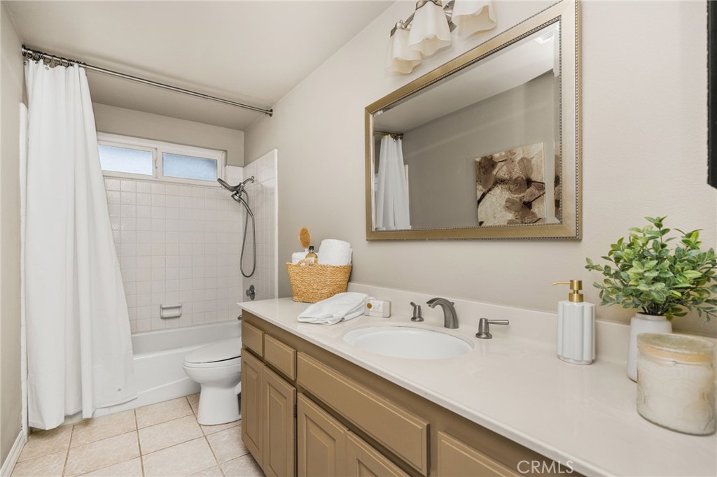 489 S Wrightwood Street Property Photo 29