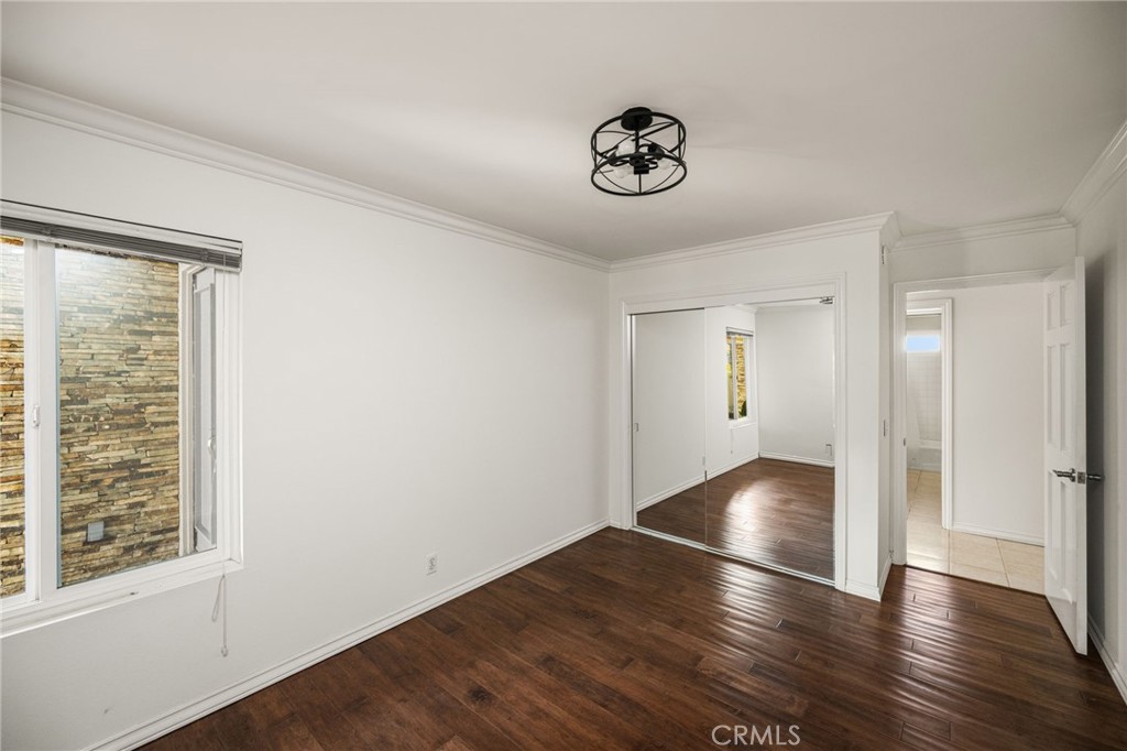 489 S Wrightwood Street Property Photo 31