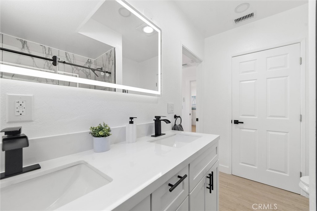 701 N Gaffey Place Property Photo 16