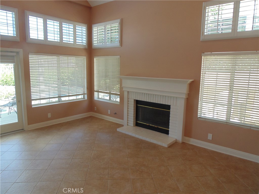 26711 Laurel Crest Property Photo 4
