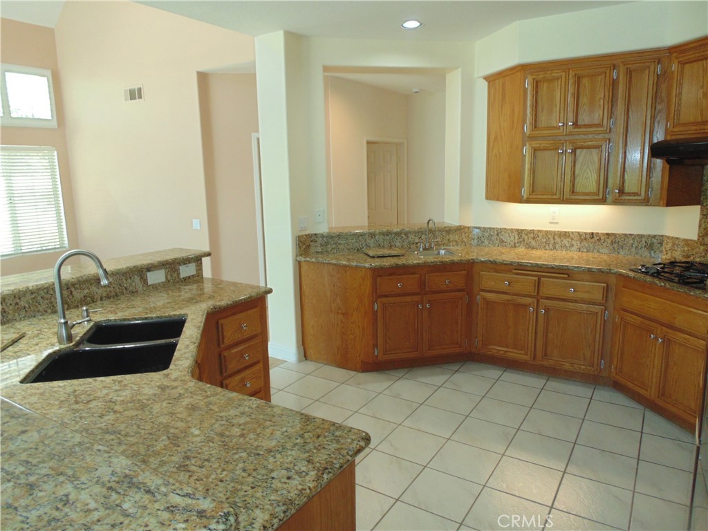 26711 Laurel Crest Property Photo 8
