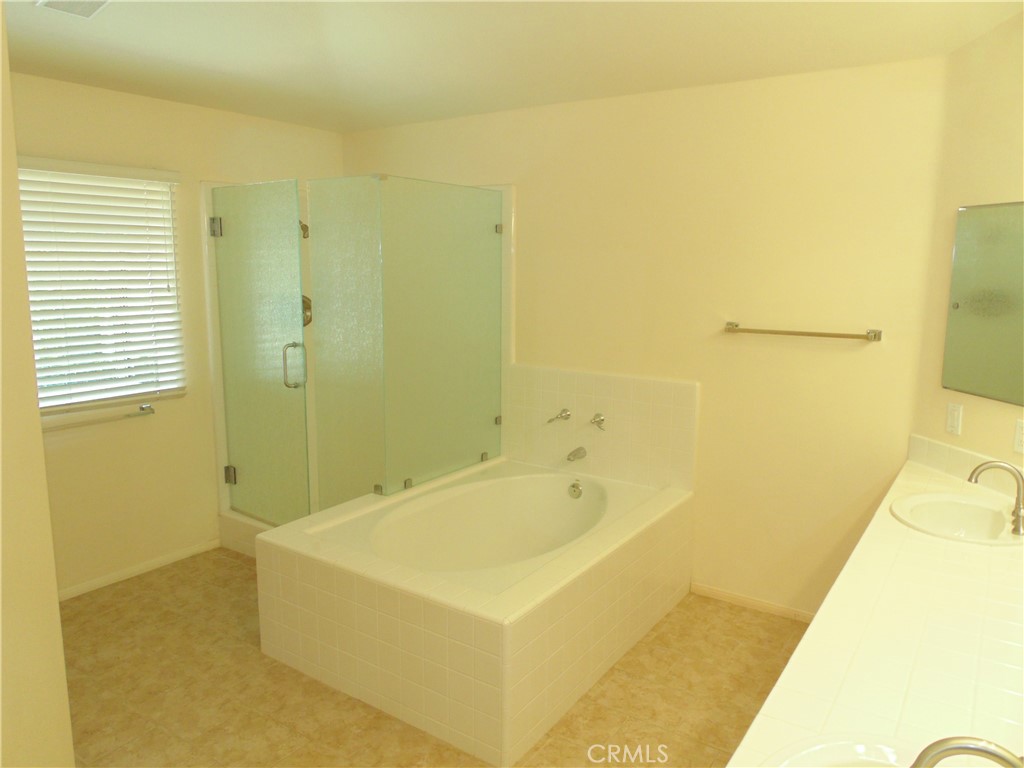 26711 Laurel Crest Property Photo 13