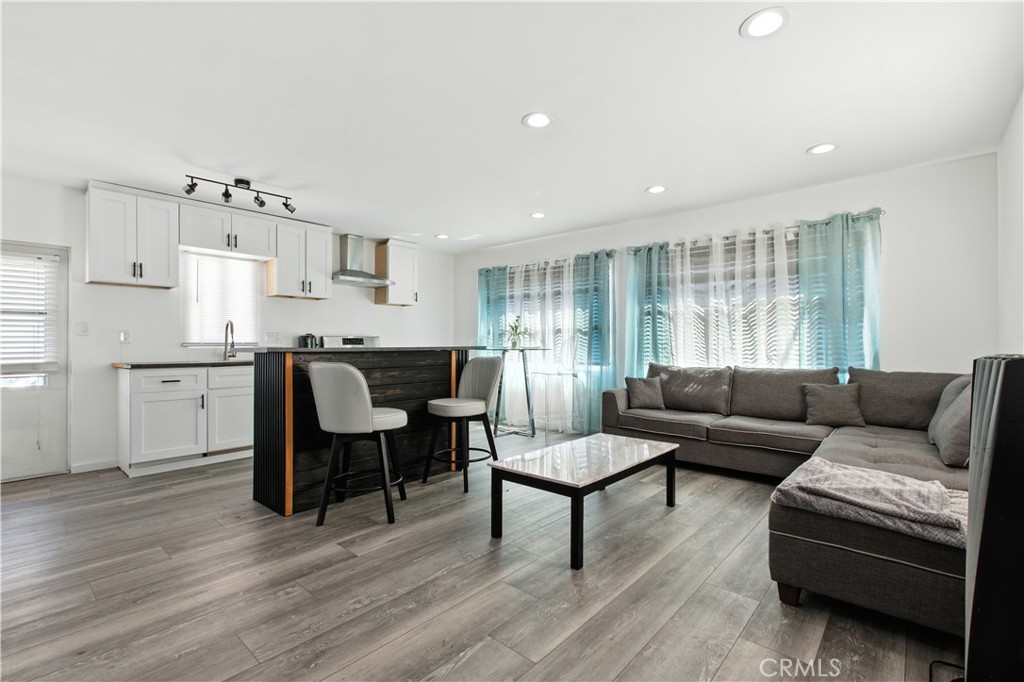 1900 W. Artesia Blvd 4 Property Photo 2