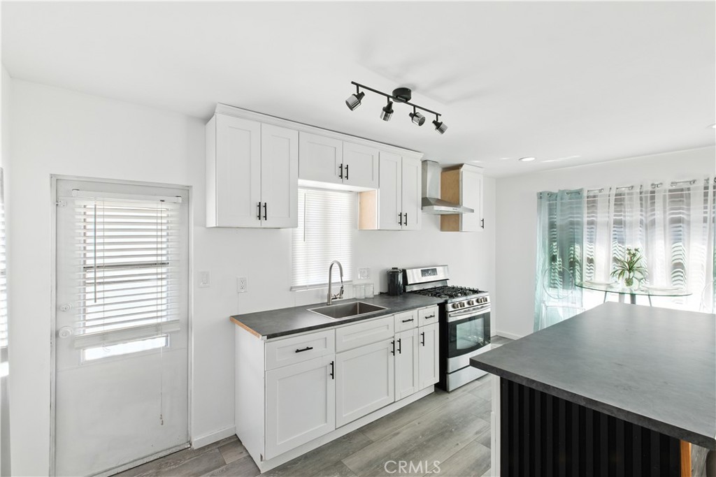 1900 W. Artesia Blvd 4 Property Photo 7