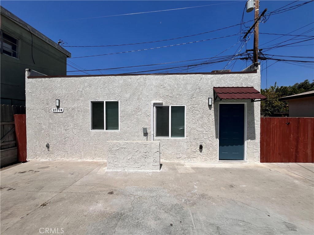 8939 Elizabeth E Property Photo 1