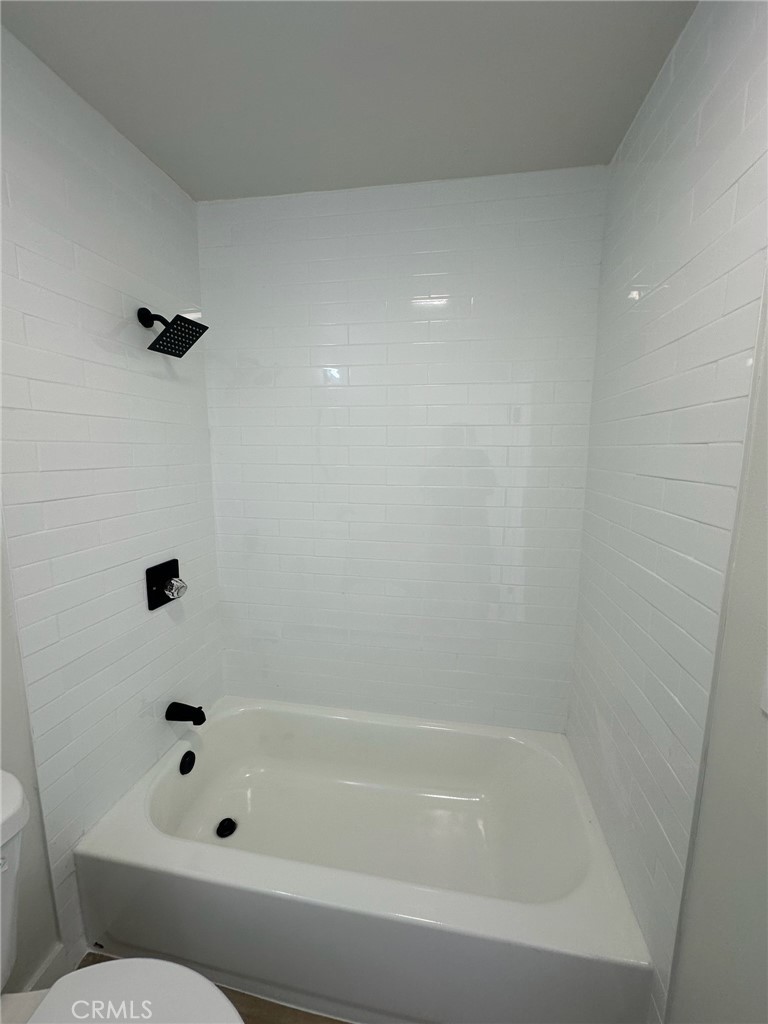 8939 Elizabeth E Property Photo 3