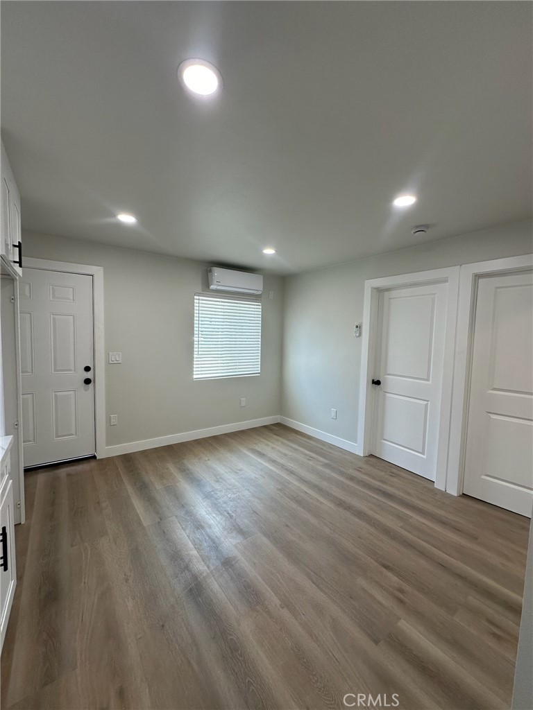 8939 Elizabeth E Property Photo 5