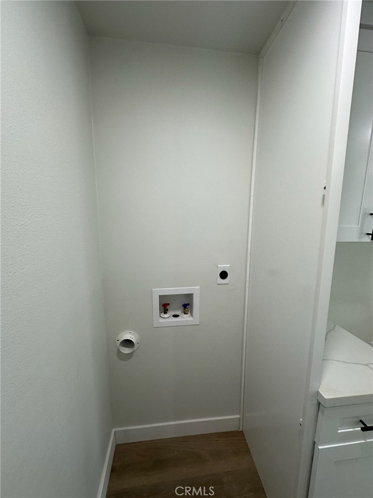 8939 Elizabeth E Property Photo 6