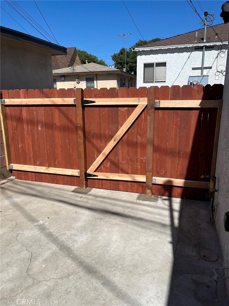 8939 Elizabeth E Property Photo 10