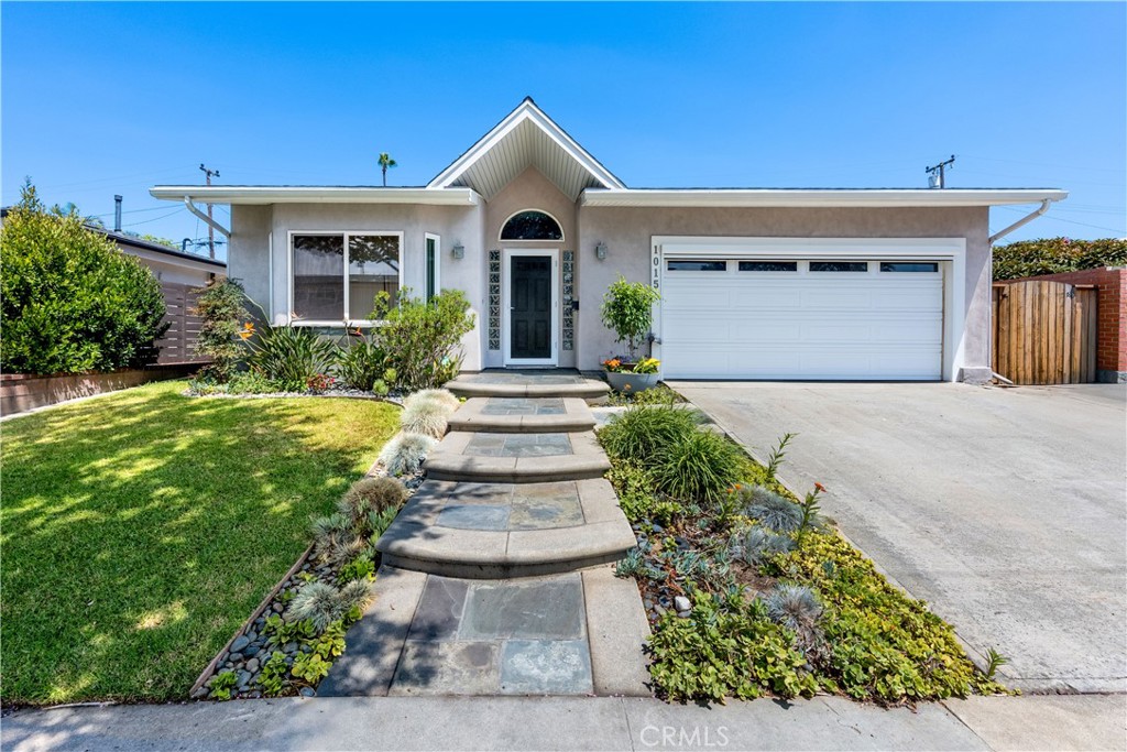 1015 Fathom Property Photo 1