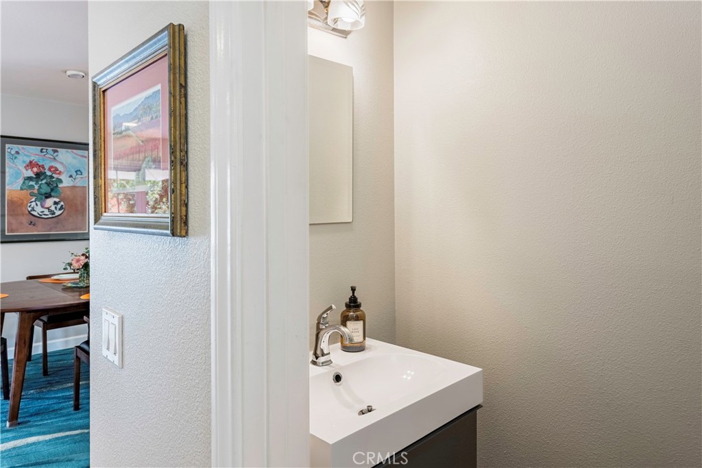 1015 Fathom Property Photo 15