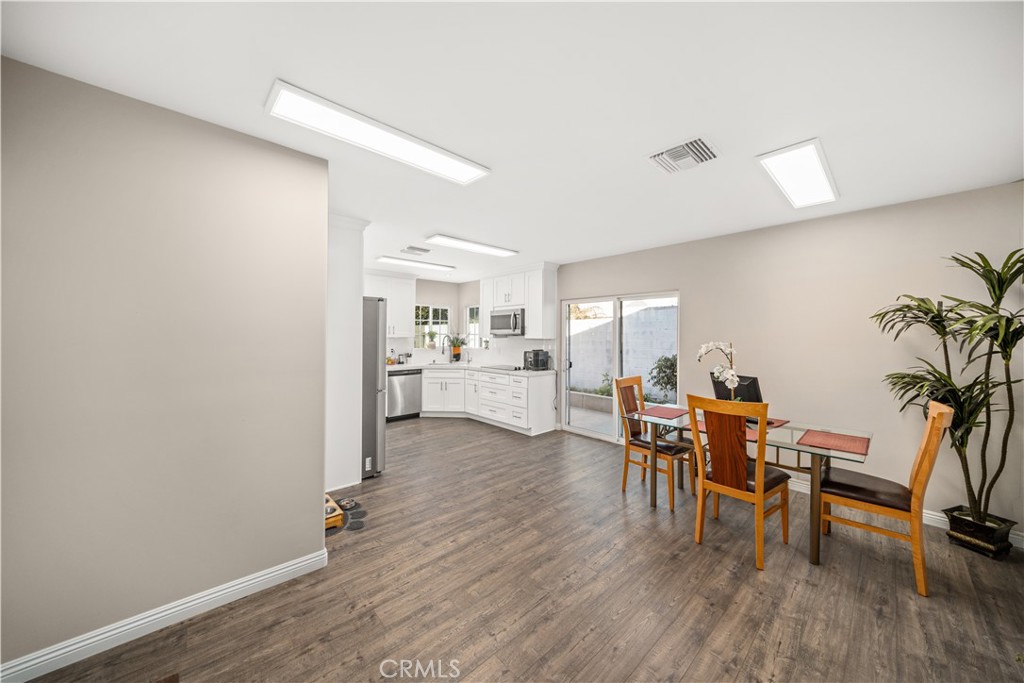 8638 Calmosa Avenue Property Photo 28