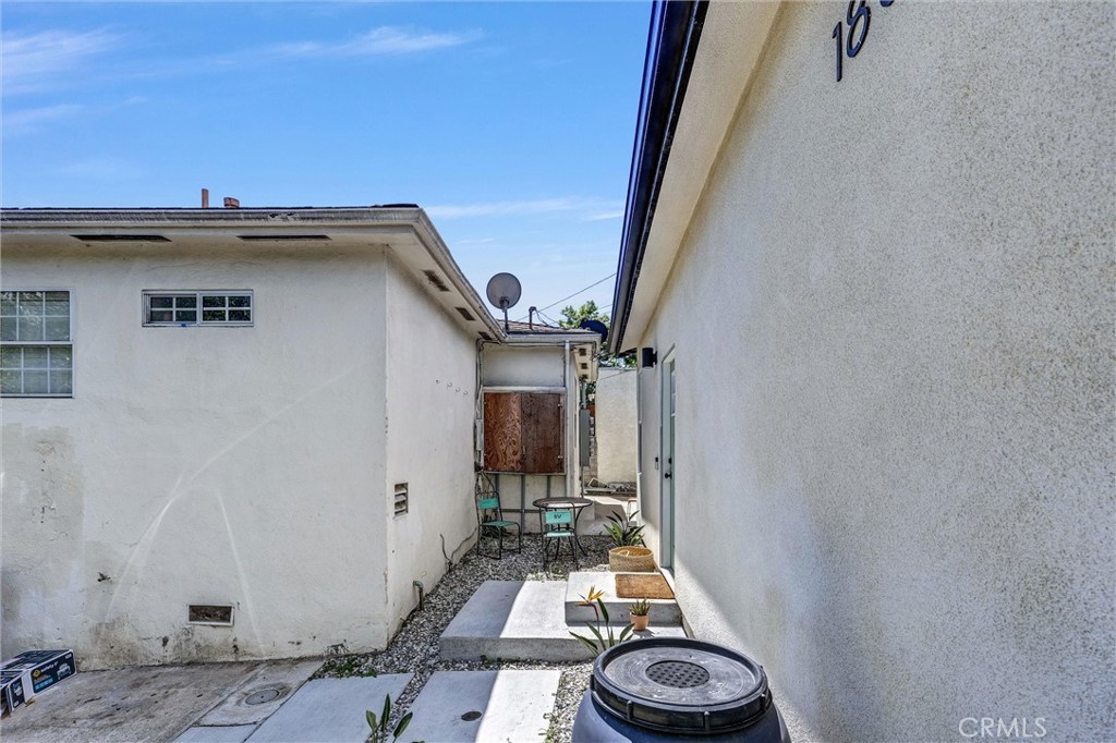 1861 S Redondo Property Photo 8
