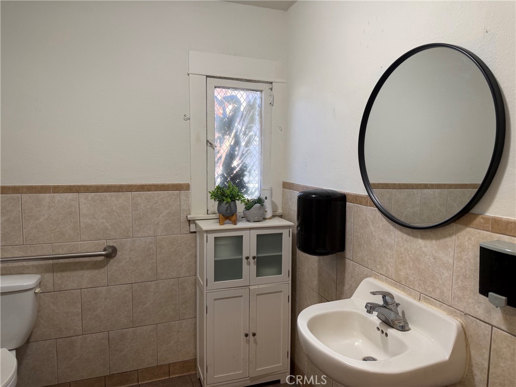 6461 Brockton Property Photo 15