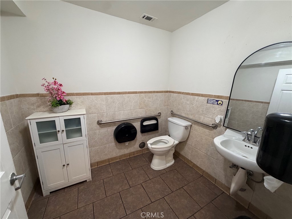 6461 Brockton Property Photo 16