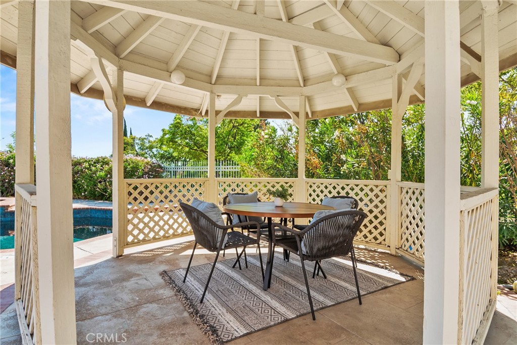 22594 Hidden Hills Property Photo 8