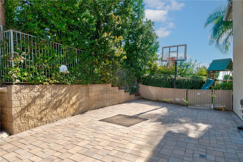 22594 Hidden Hills Property Photo 13