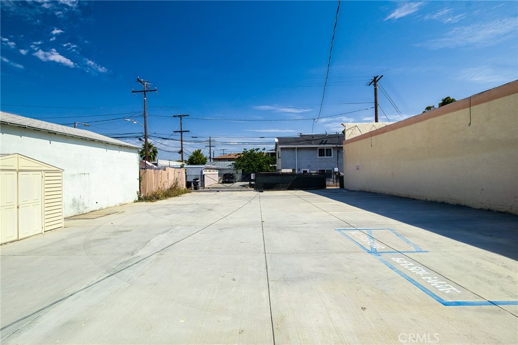1733 E Anaheim Property Photo 11