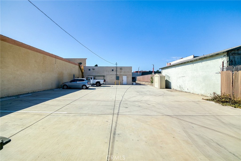 1733 E Anaheim Property Photo 20