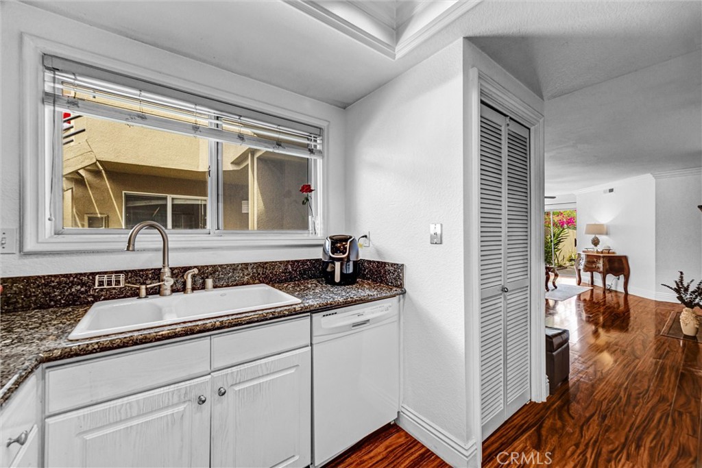 21122 Aqua Property Photo 7