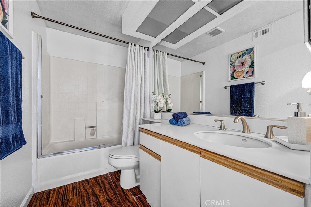 21122 Aqua Property Photo 12