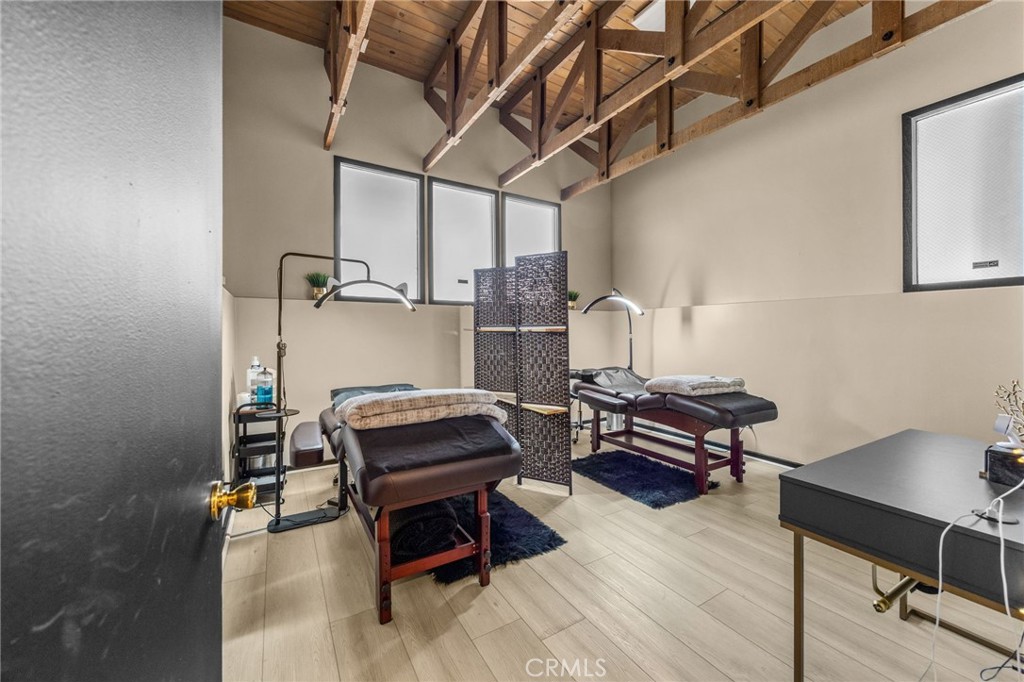 630 S Glassell Property Photo 13