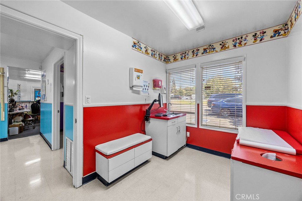 630 S Glassell Property Photo 19