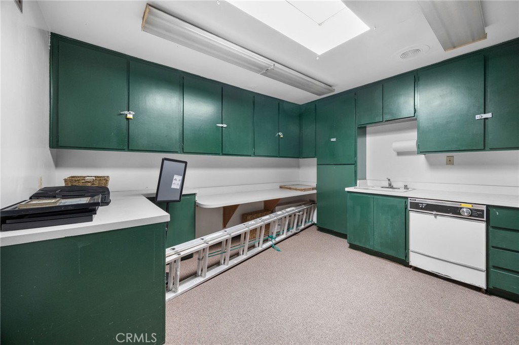 630 S Glassell Property Photo 31