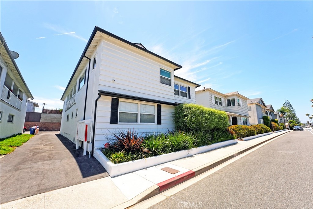 1250 Manhattan Beach Property Photo 3