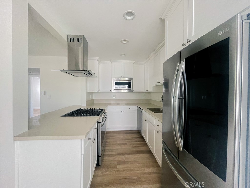 1250 Manhattan Beach Property Photo 8