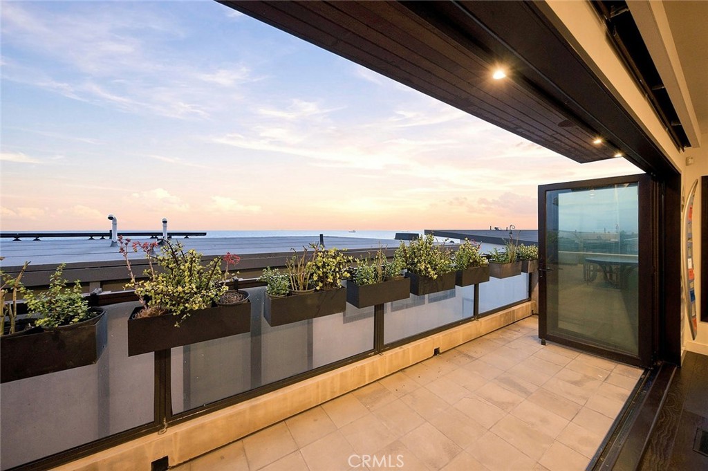 232 30th Property Photo 6