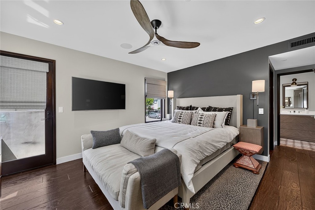 232 30th Property Photo 15