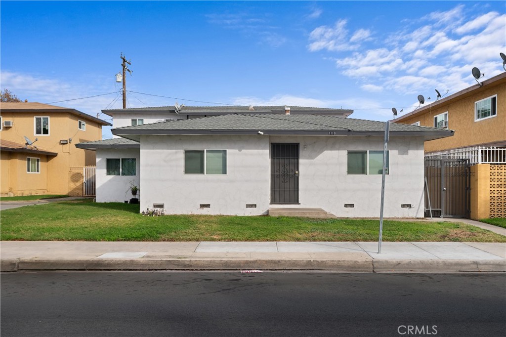 1110 N East Property Photo 2