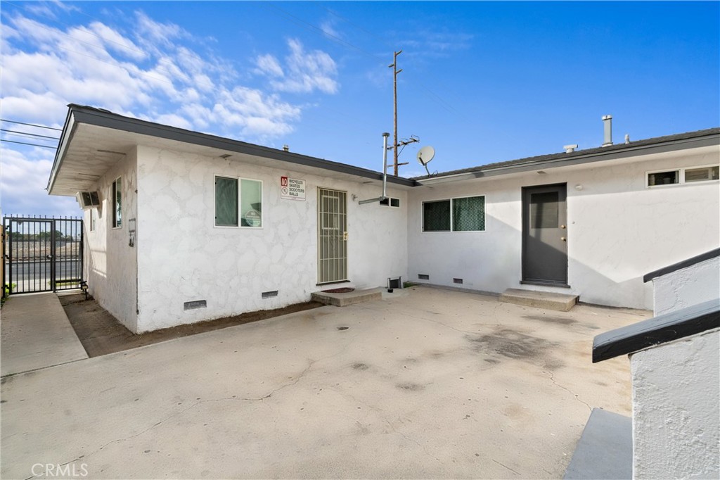 1110 N East Property Photo 4