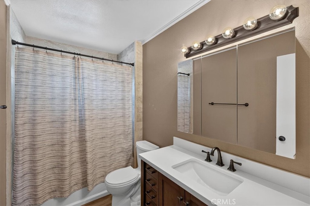 2090 Paddock Property Photo 12