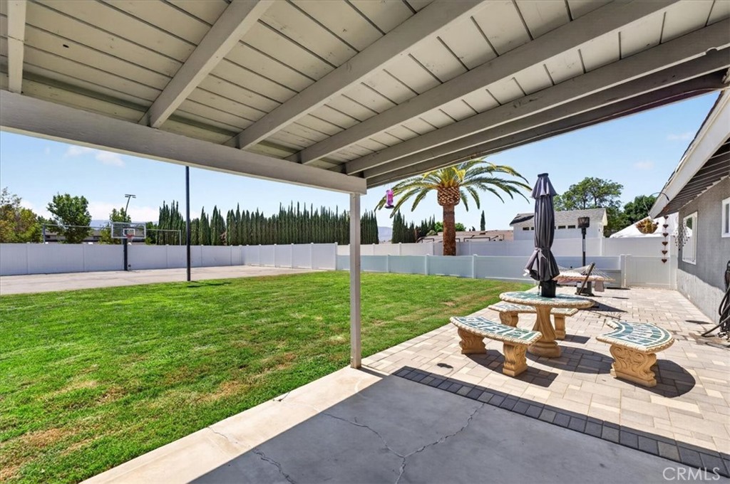 2090 Paddock Property Photo 21