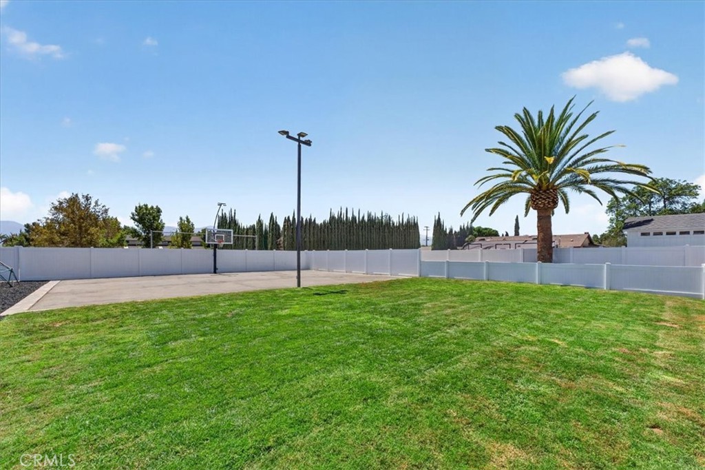 2090 Paddock Property Photo 28