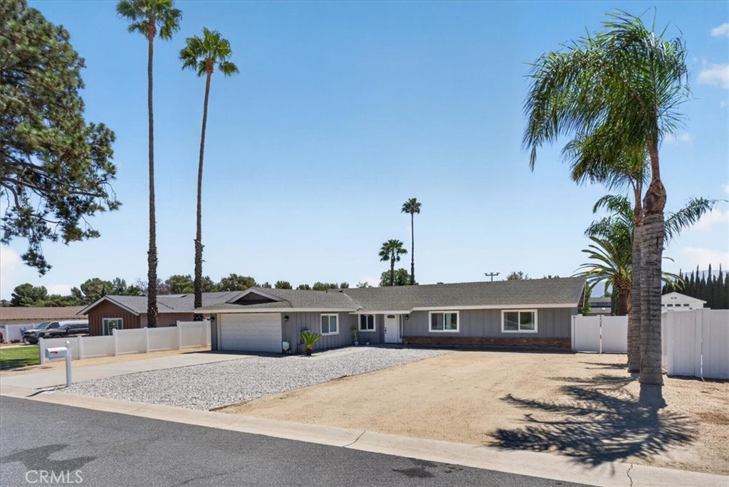 2090 Paddock Property Photo 38