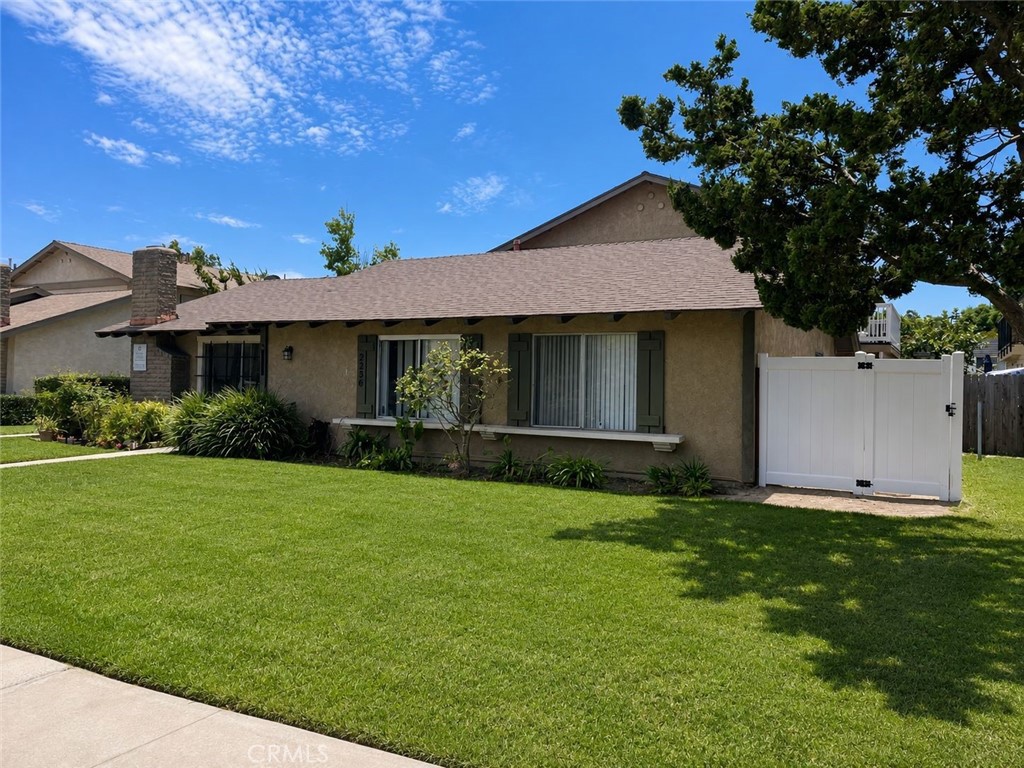 2236 E Franzen Property Photo 2