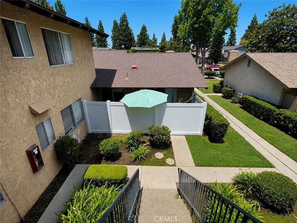 2236 E Franzen Property Photo 5