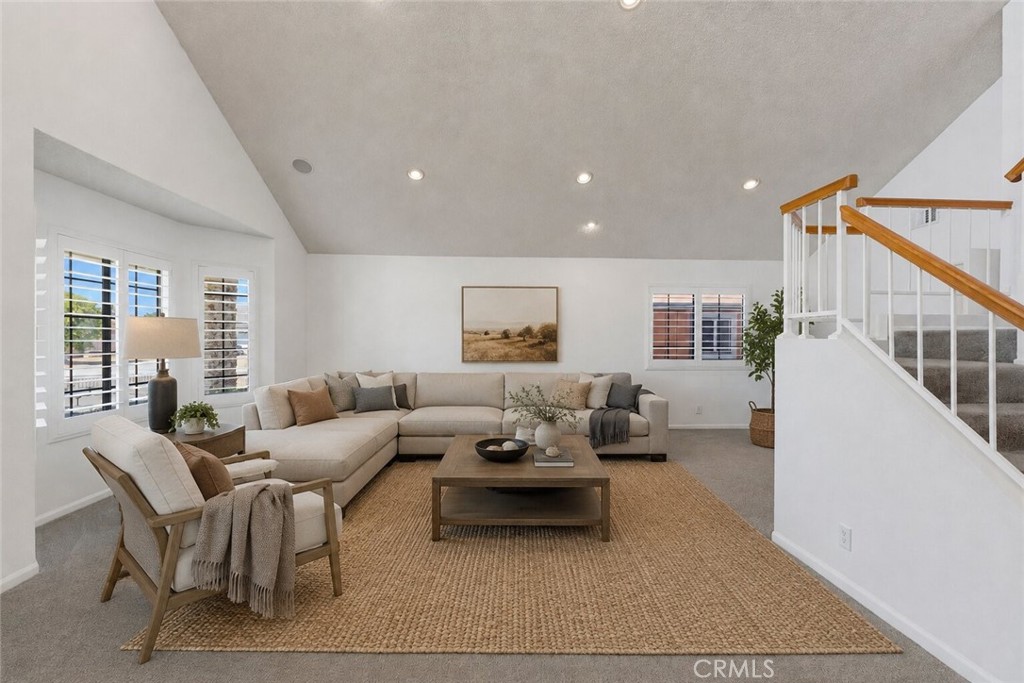 1090 W Huff Street Property Photo 6