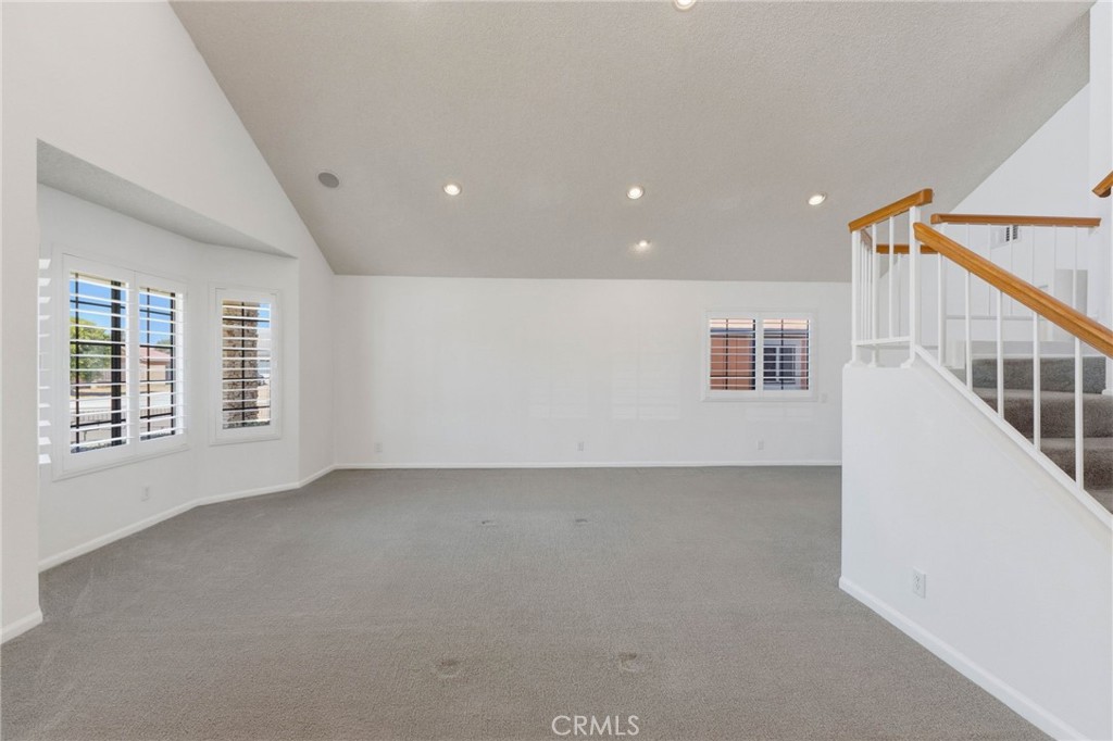 1090 W Huff Street Property Photo 7