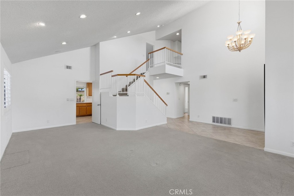 1090 W Huff Street Property Photo 9