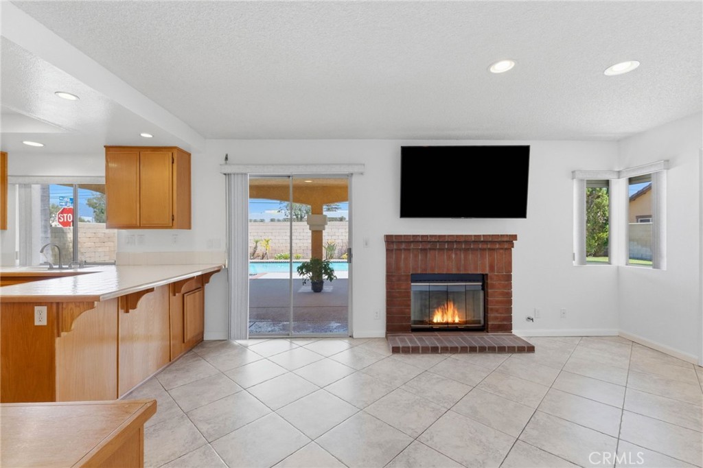 1090 W Huff Street Property Photo 11