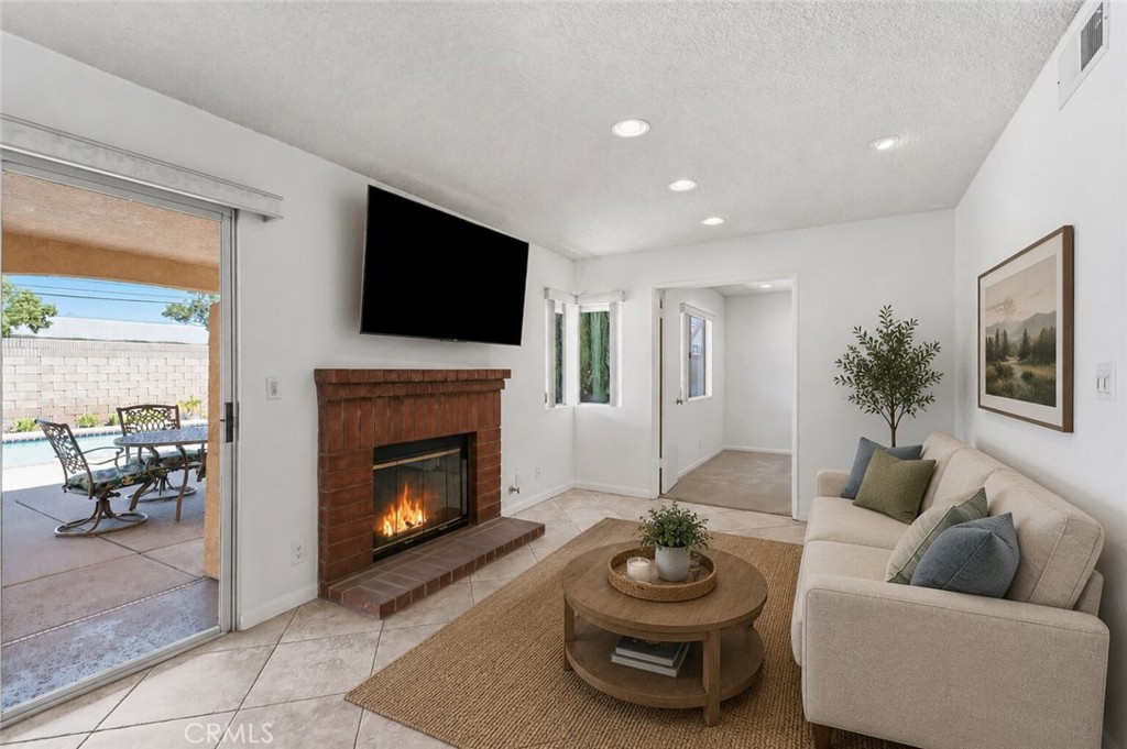 1090 W Huff Street Property Photo 12