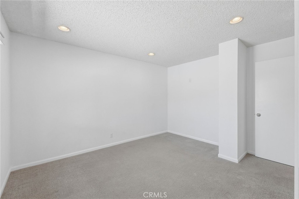 1090 W Huff Street Property Photo 20